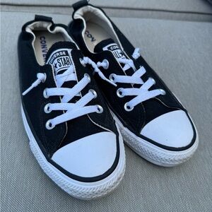 Women’s size 7.5 black/white converse shoreline slip on